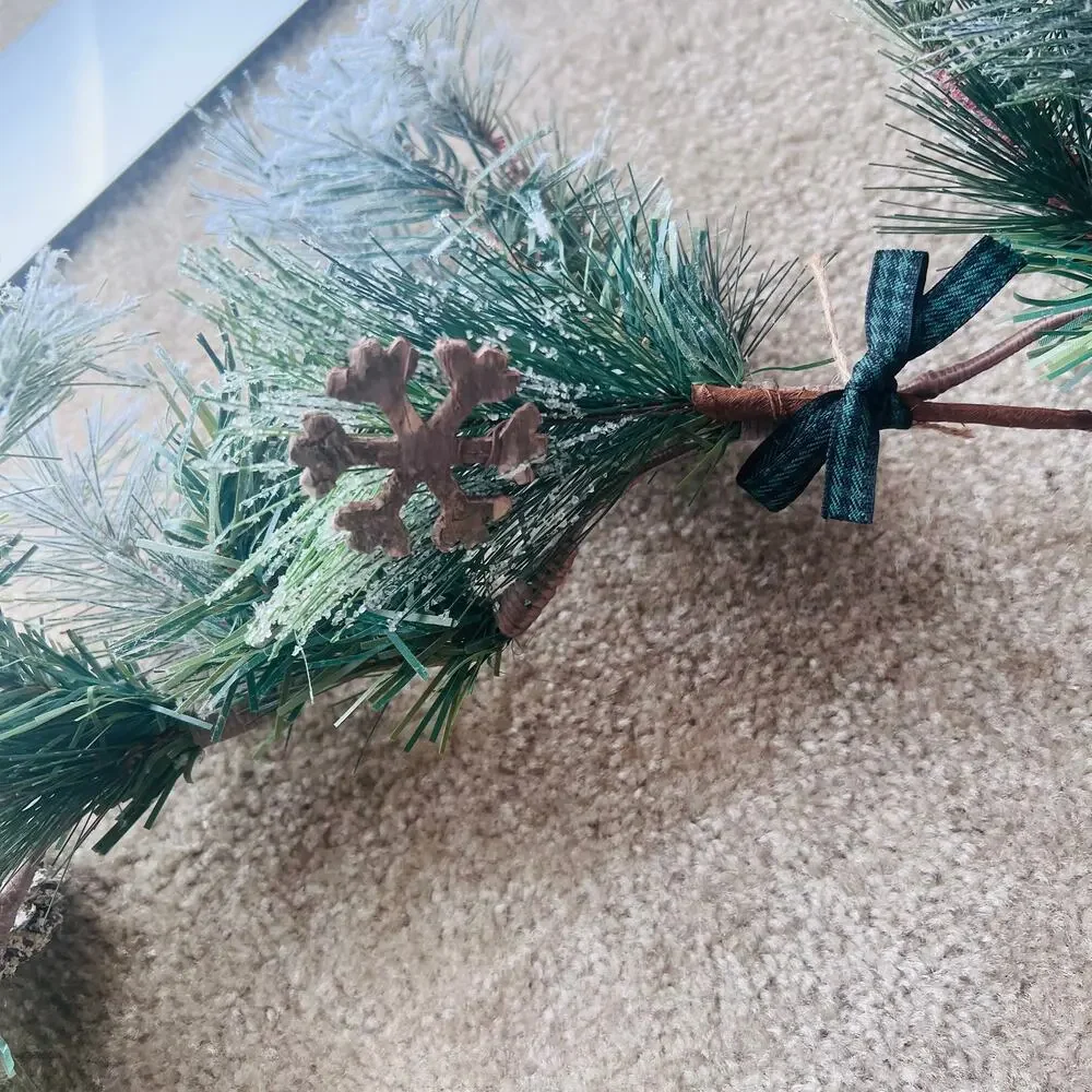 NWOT Ashland Holiday Woodland Snowflake Pinecone Snow Garland Decor